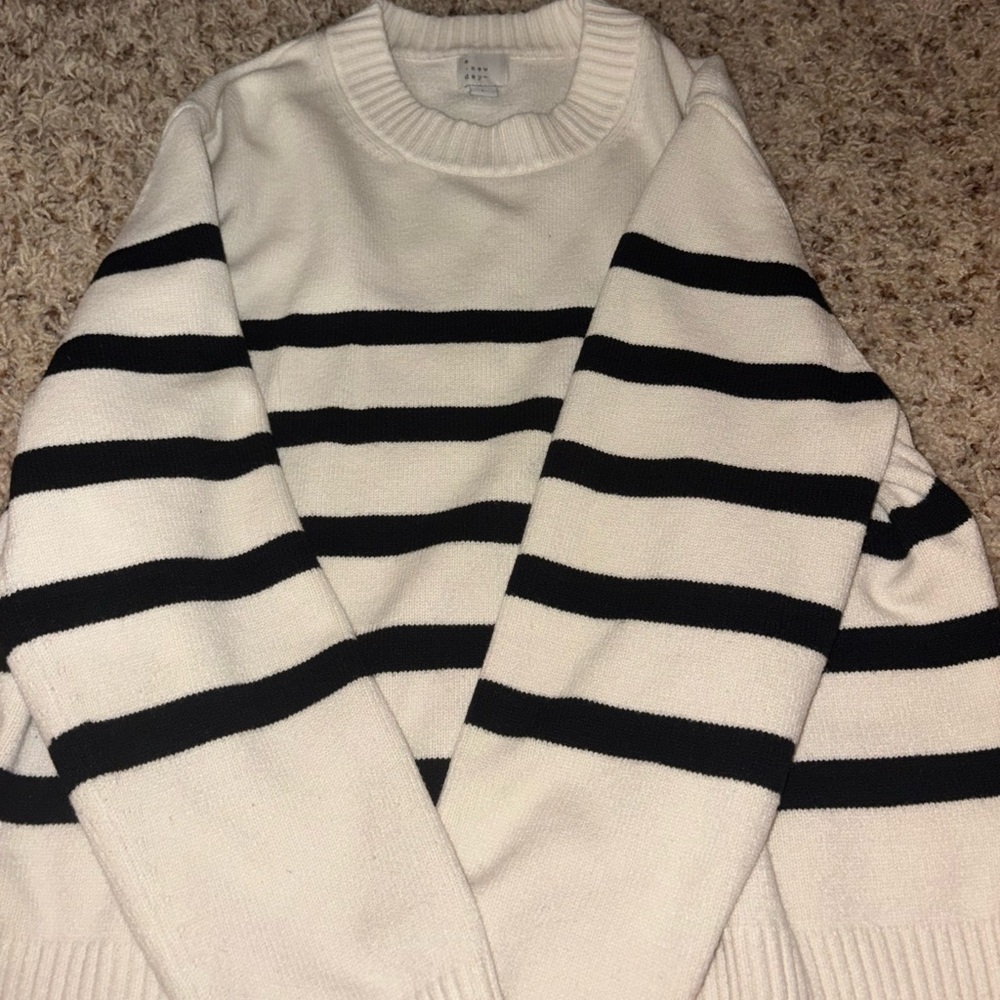 a new day Crewneck Sweater White and Black Striped